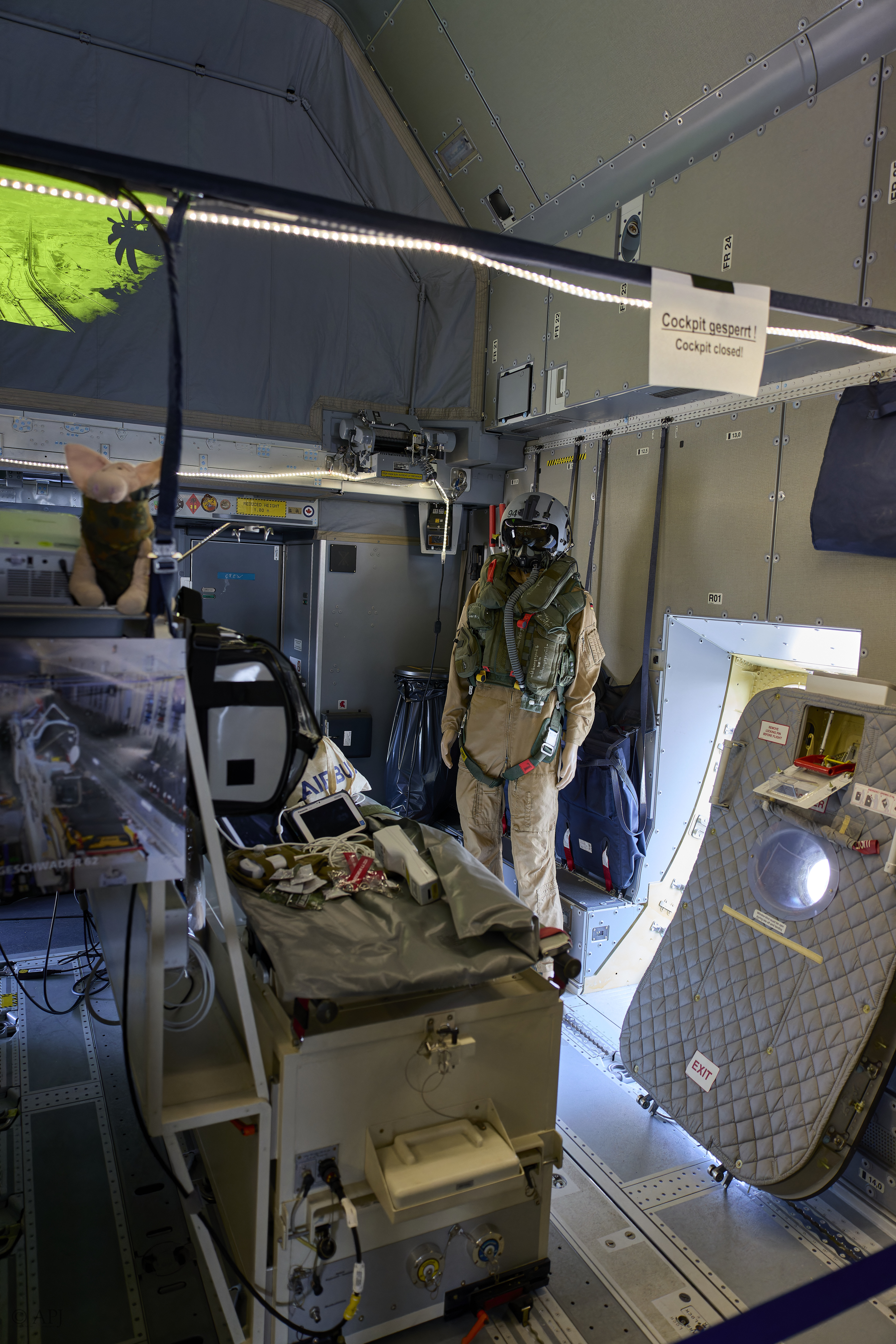 237 APJ A7A9964 CR3  DX3