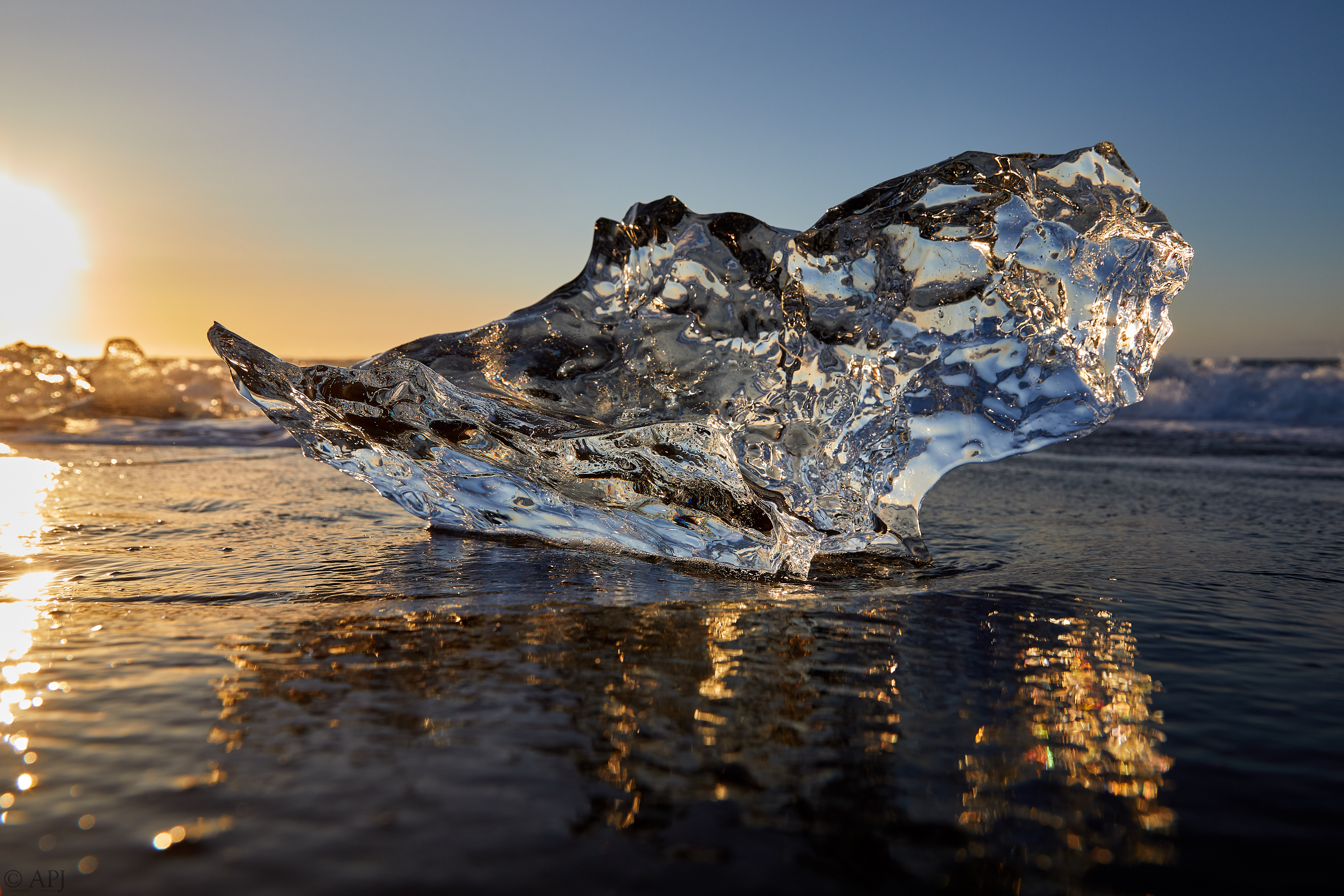 1411  073053000741 APJ 5749